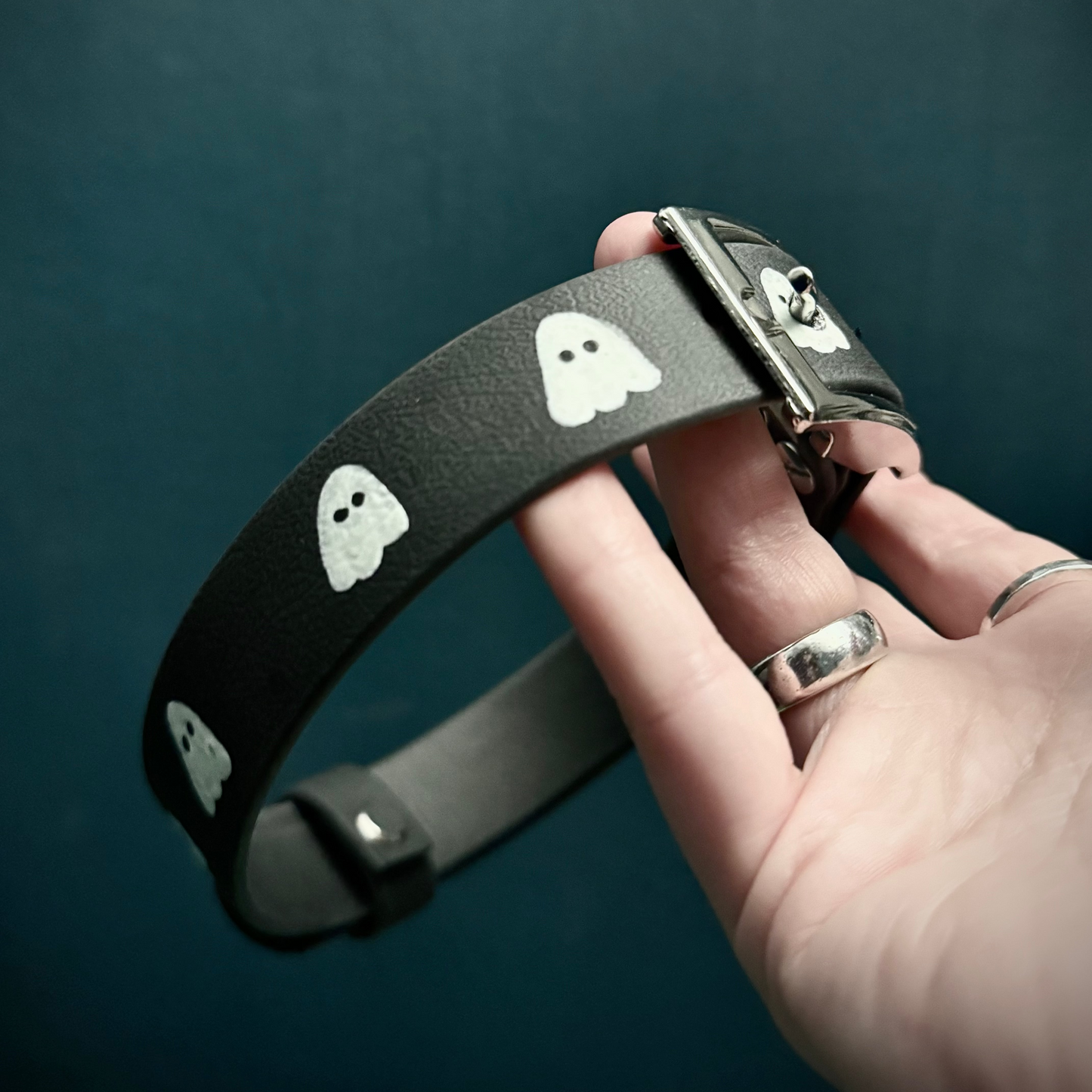 Howl-o-Ween Glow 👻 Glow-in-the-dark dog collar